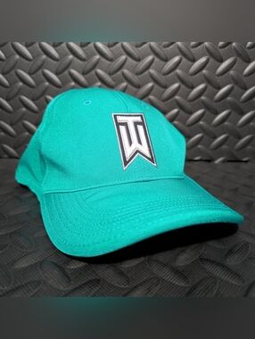 NEW NIKE GOLF 2015 Tiger Woods TW Ultralight Tour Golf Hat Turquoise 726291-352